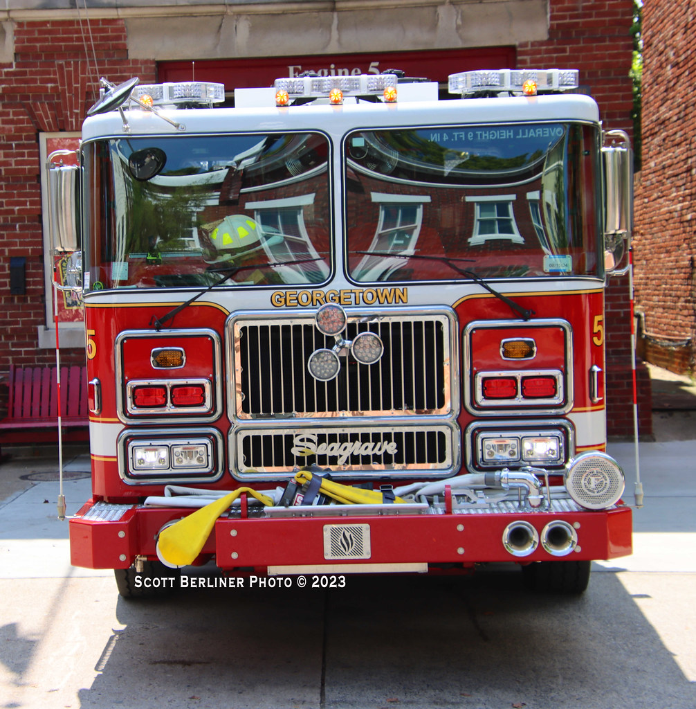 DCFD ENGINE COMPANY 5 | Scott Berliner | Flickr