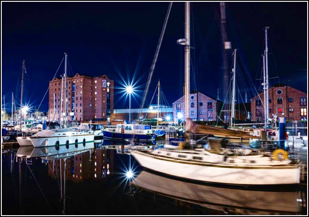 Hull Marina by Night .. a photo on Flickriver