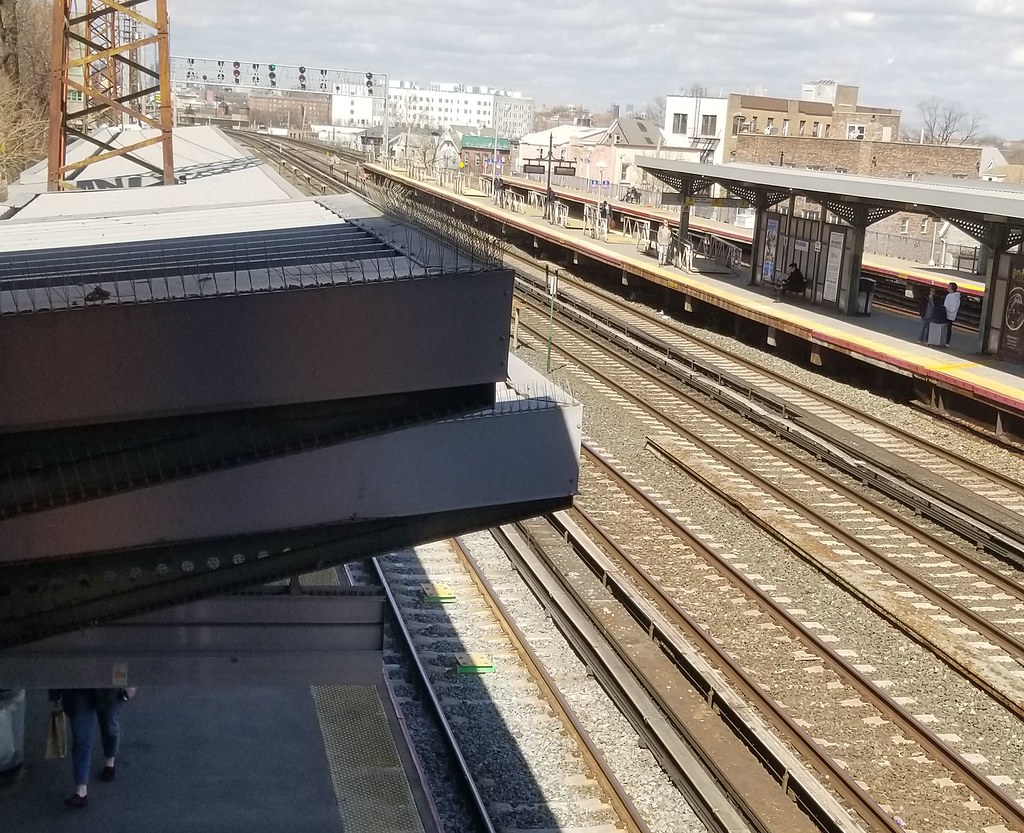 LIRR Woodside Station Elevated LIRR station at 61 Street i… Flickr