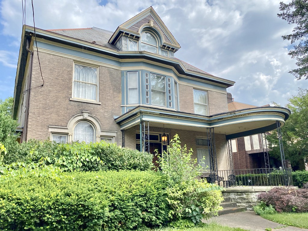 Main Street, Middletown, OH Built in 1887, this Colonial R… Flickr