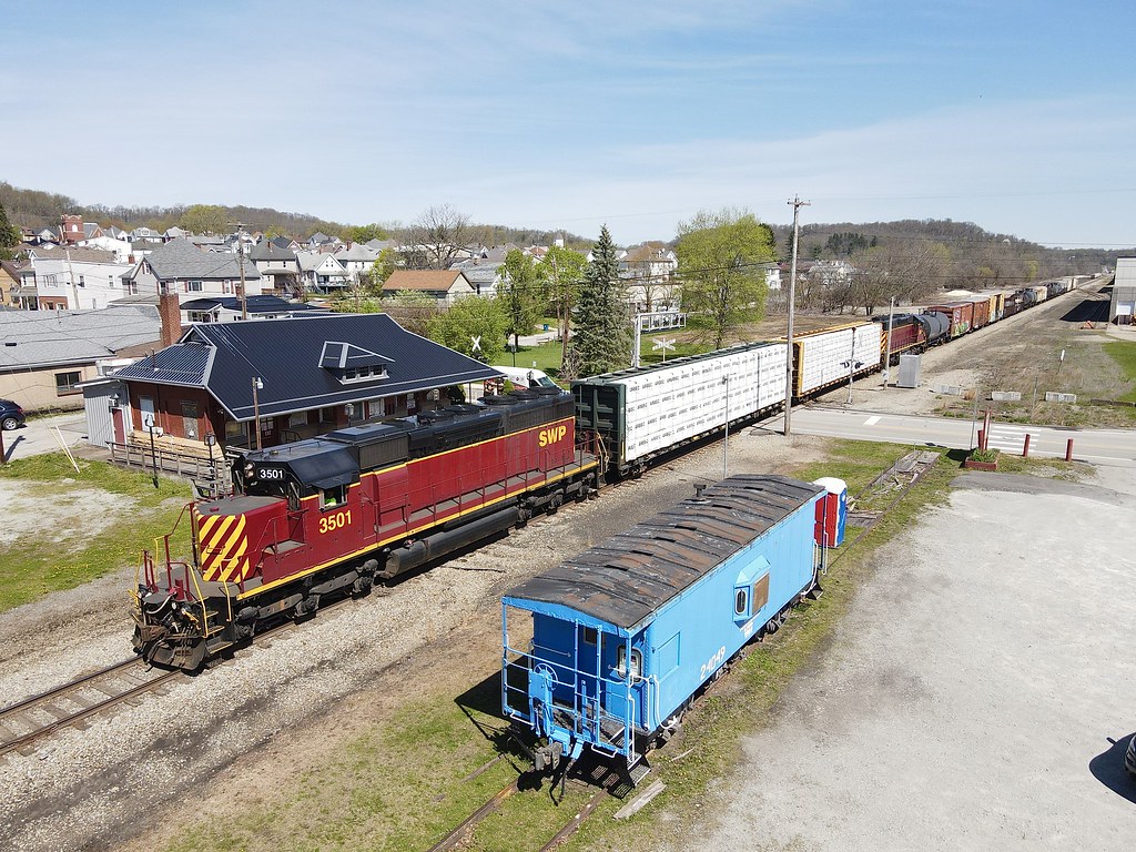 SWP rolling thru Youngwood passing the former PRR train st… Flickr