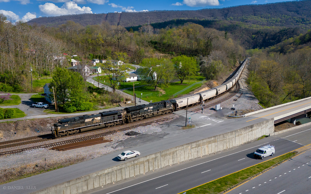 NS 54W. Glen Lyn, VA. A beautiful spring evening finds eas… Flickr