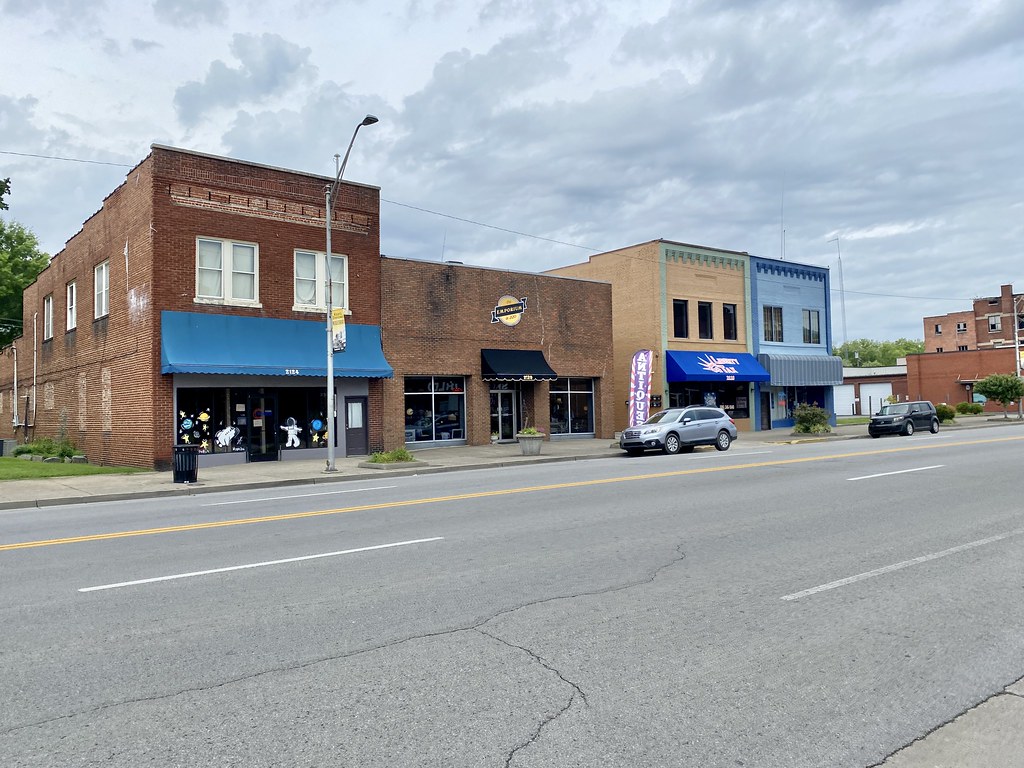 Cumberland Avenue, Middlesboro, KY Built in the late 19th … Flickr