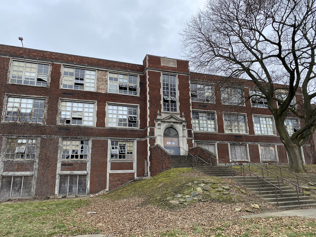 OH Akron Goodyear Middle School Abandoned Goodyear Middl… Flickr