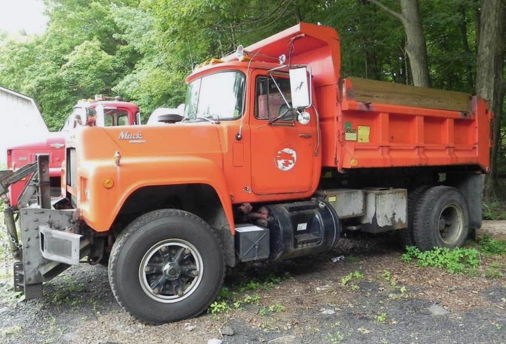 Town of Lewisboro, NY 1988 Mack RD611P dumpplow_1 Flickr
