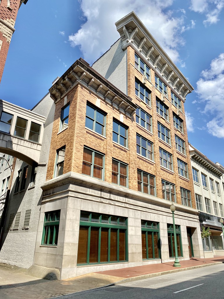 Quarrier Street, Charleston, WV Built circa 1935, this Ren… Flickr