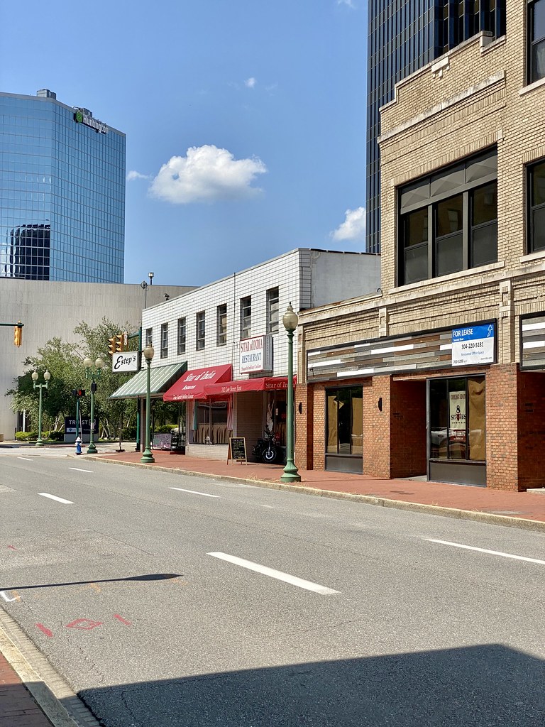 Lee Street, Charleston, WV Built circa 1940, this Modern I… Flickr