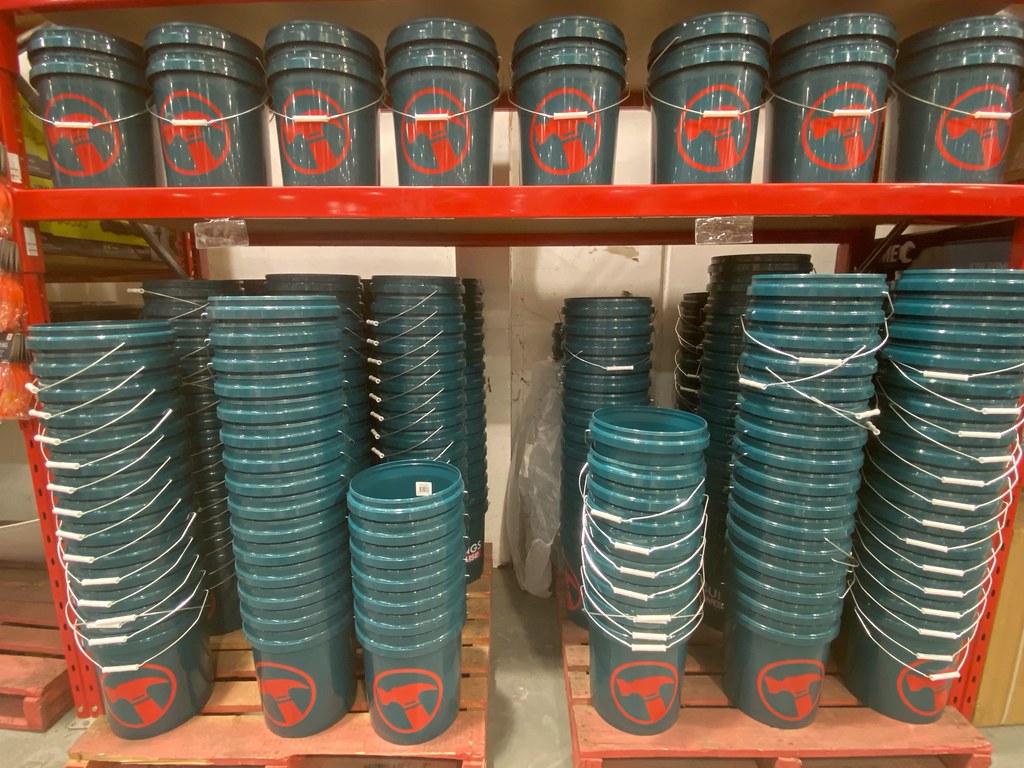 Bunnings Buckets Bunnings Warehouse is a hardware chain in… Flickr