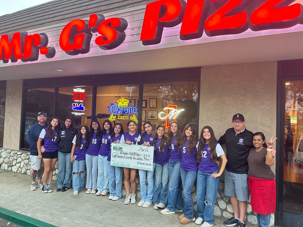 Mr. G's Pizzeria / DB Thunder G16U AllStars Check Presentation Flickr