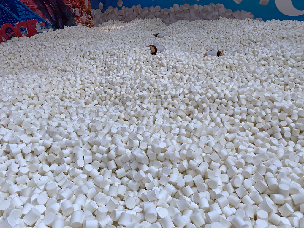 OH Lyndhurst Candytopia 40 Marshmallow pit at Candytopia… Flickr