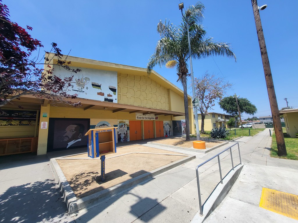 NICKERSON gardens (largest housing project west of the Mis… Flickr