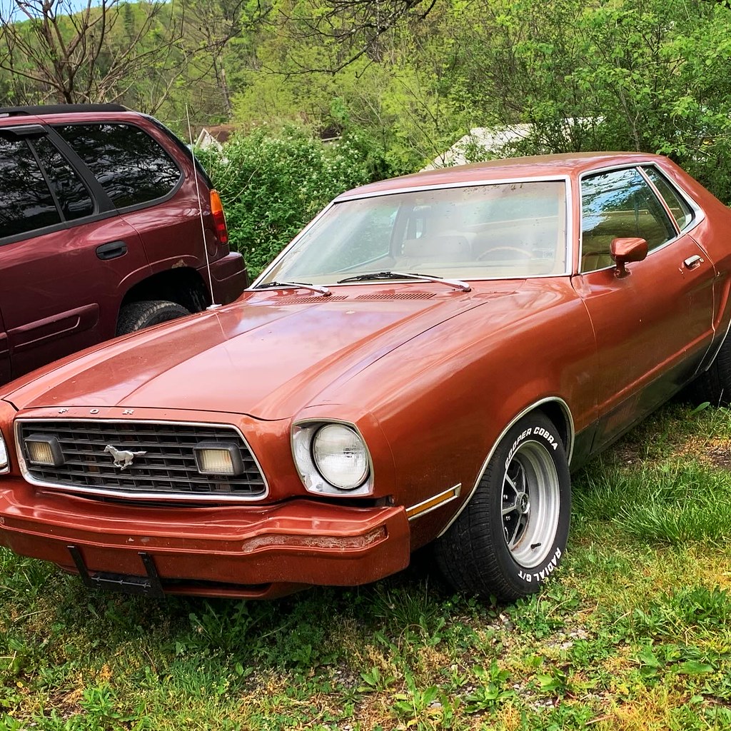 Bo's Auto Sales iPhone pics of some vehicles on the lot at… Flickr