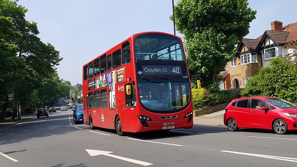 Addington Road, Selsdon Arriva's DW301 on the 412 to Croyd… Flickr