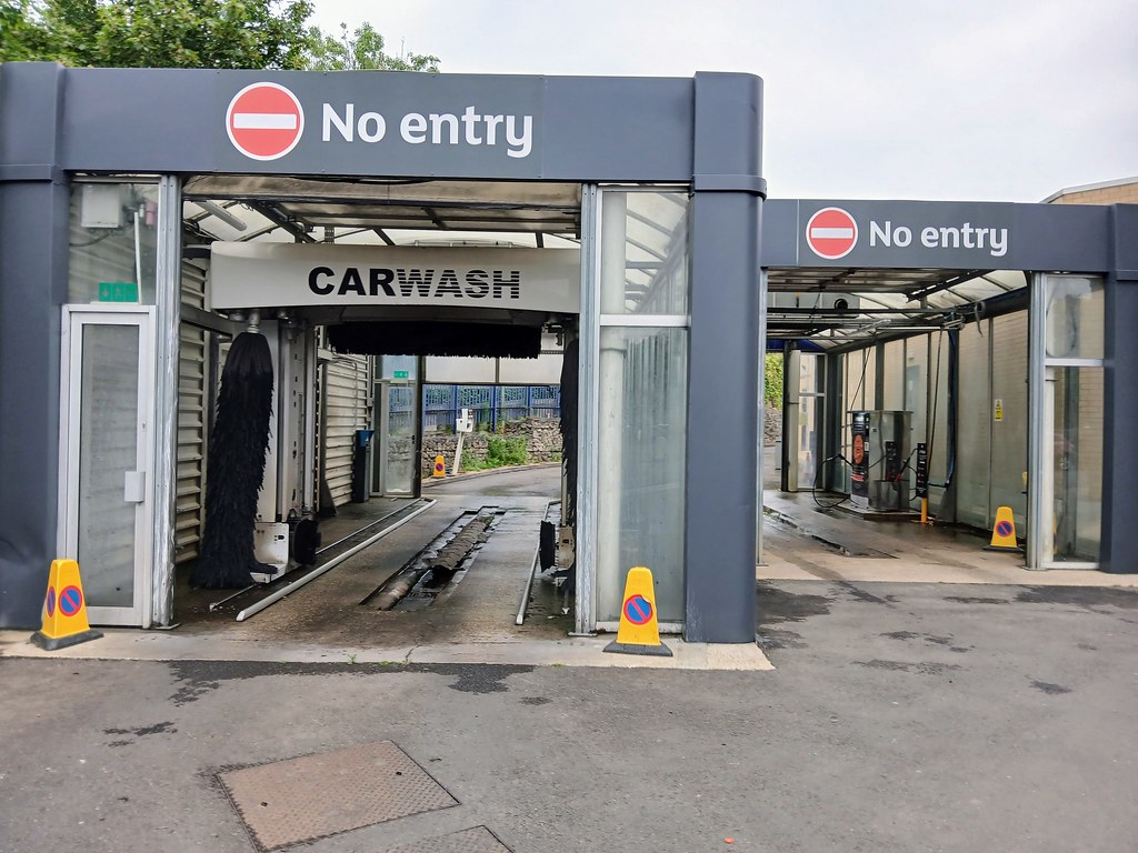 New Sainsbury's car wash centre, Cobham Christ Centus and … Flickr