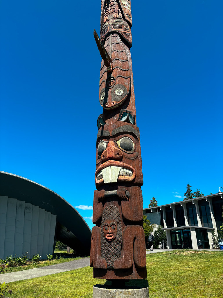 Scavenger Hunt26 Totem Pole Paola Rodriguez Flickr