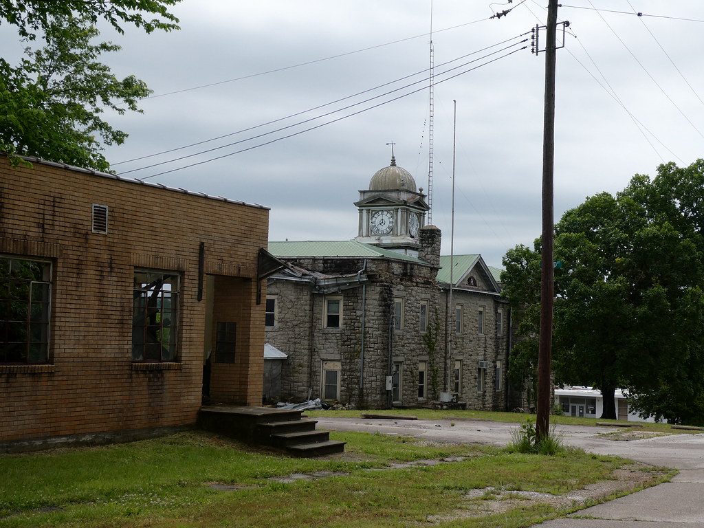 Old Miller County Courthouse Tuscumbia, MO_P1400589 Flickr