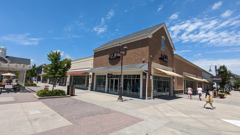 20240614 Gloucester Premium Outlets Jim Zigman Flickr