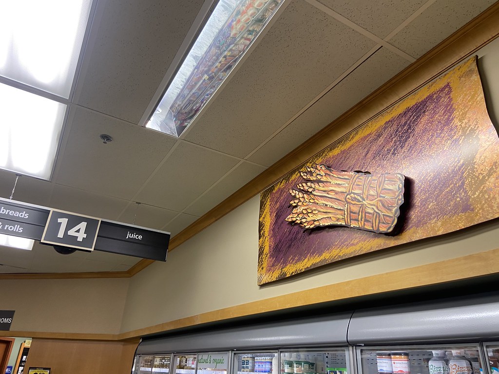 QFC 827 Coal Creek Marketplace Newcastle, WA QFC with old… Flickr