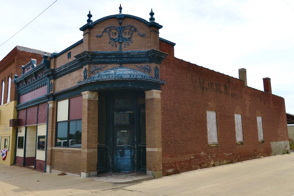 Abandoned Building, Hartington, NE An empty building at 10… Flickr