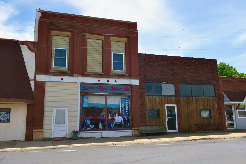 Little Red Barn, Coleridge, NE Little Red Barn, 108 W Broa… Flickr