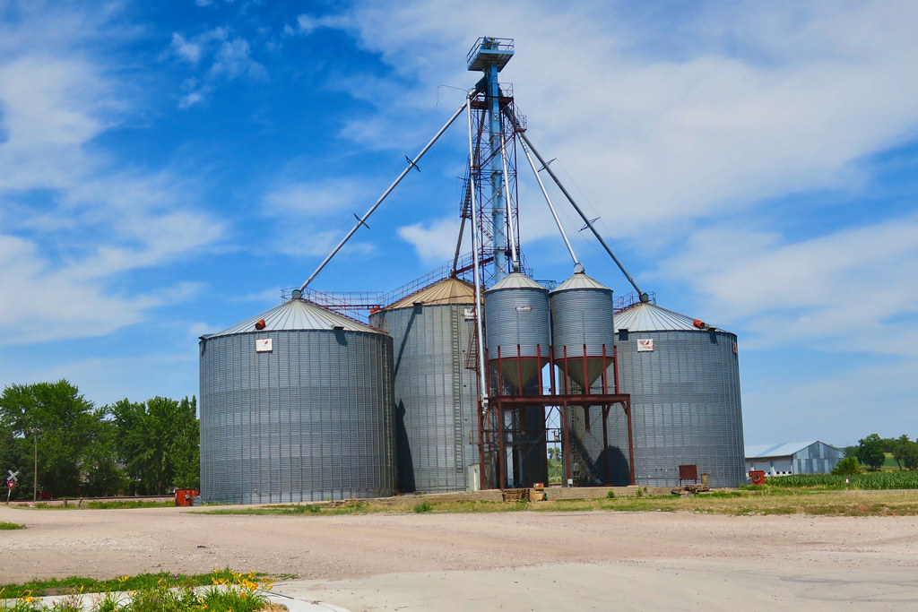 Grain Elevator, Laurel, NE A grain elevator in Laurel, Neb… Flickr