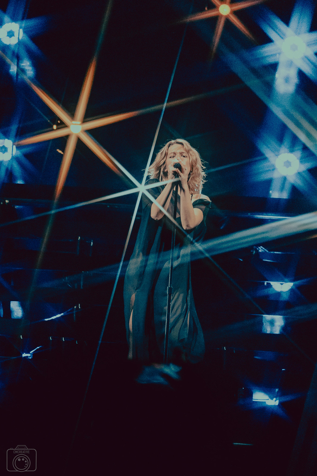 Maggie Rogers Wows Philadelphia’s Wells Fargo Center [Photos]