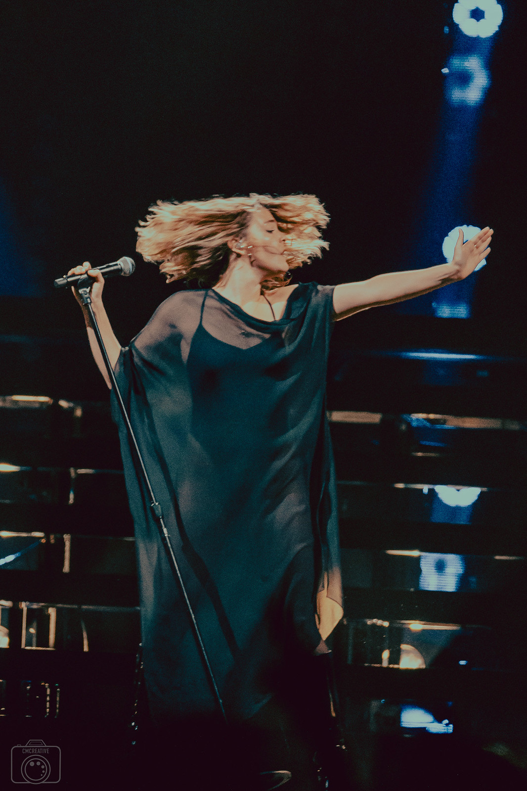 Maggie Rogers Wows Philadelphia’s Wells Fargo Center [Photos]