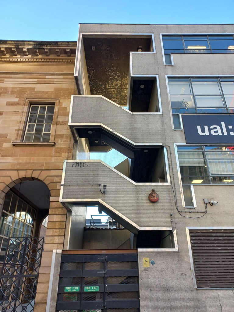 Elephant & Castle Town Centre Elephant & Castle 121m, 117m, 83m