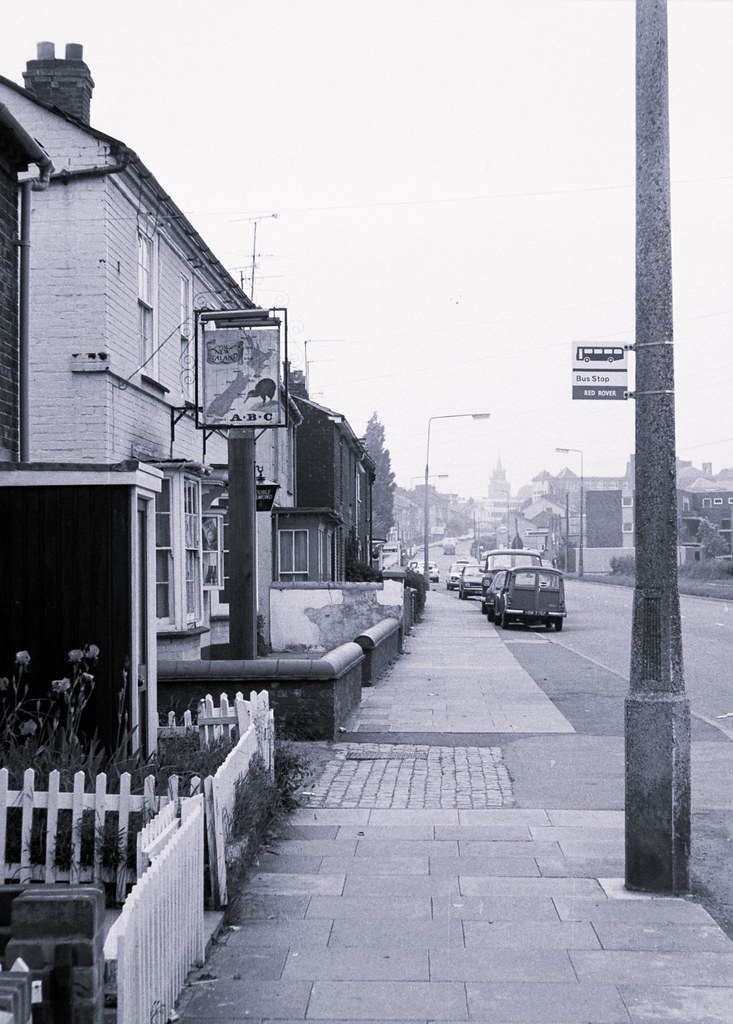 The New Zealand. Buckingham Road, Aylesbury, Bucks. June, … Flickr