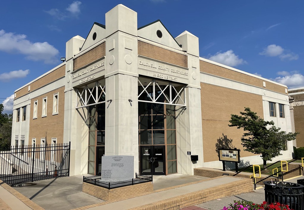 Caldwell County Courthouse (Lenoir, North Carolina) Flickr(03)