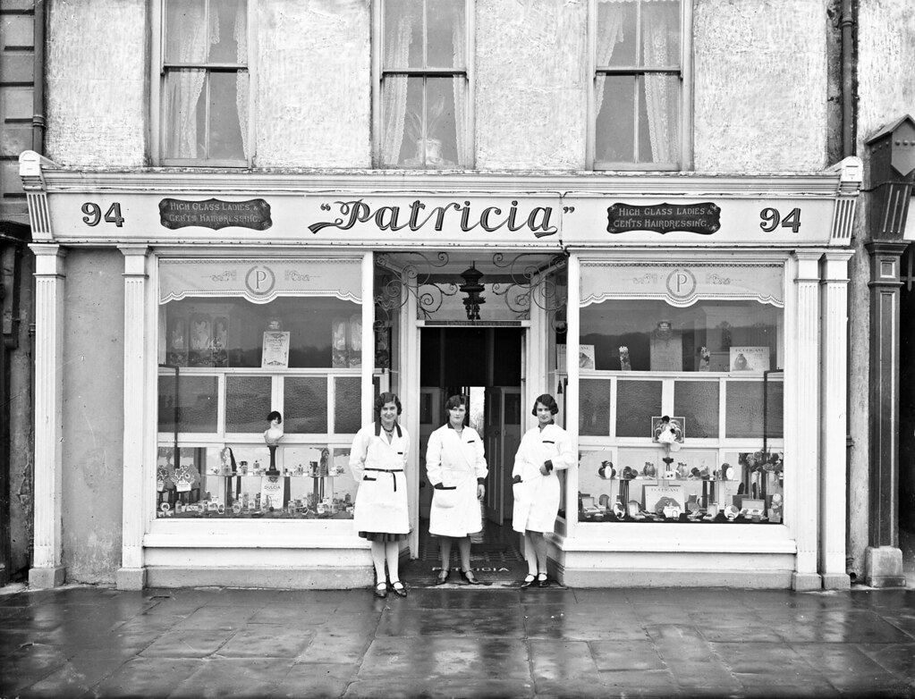Patricia's Hairdressing Shop This hairdressing salon on Th… Flickr