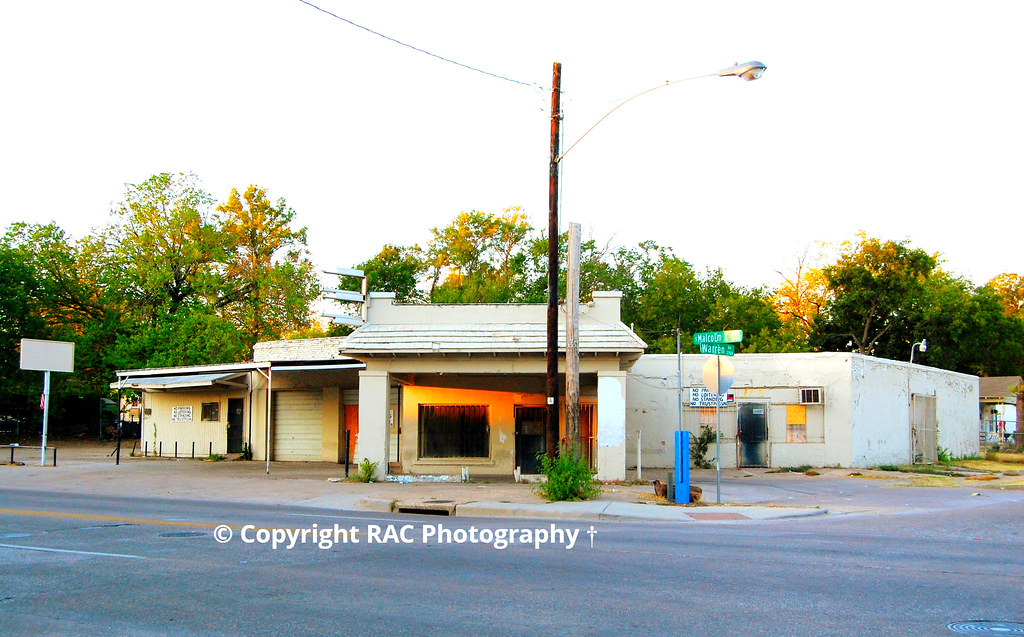OLD Gas Station South Dallas Tx Closed An old Gas Statio… Flickr
