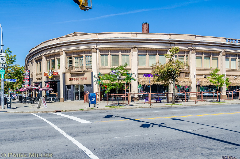 Buffalo, NY Delaware Court building at Delaware Avenue and… Flickr