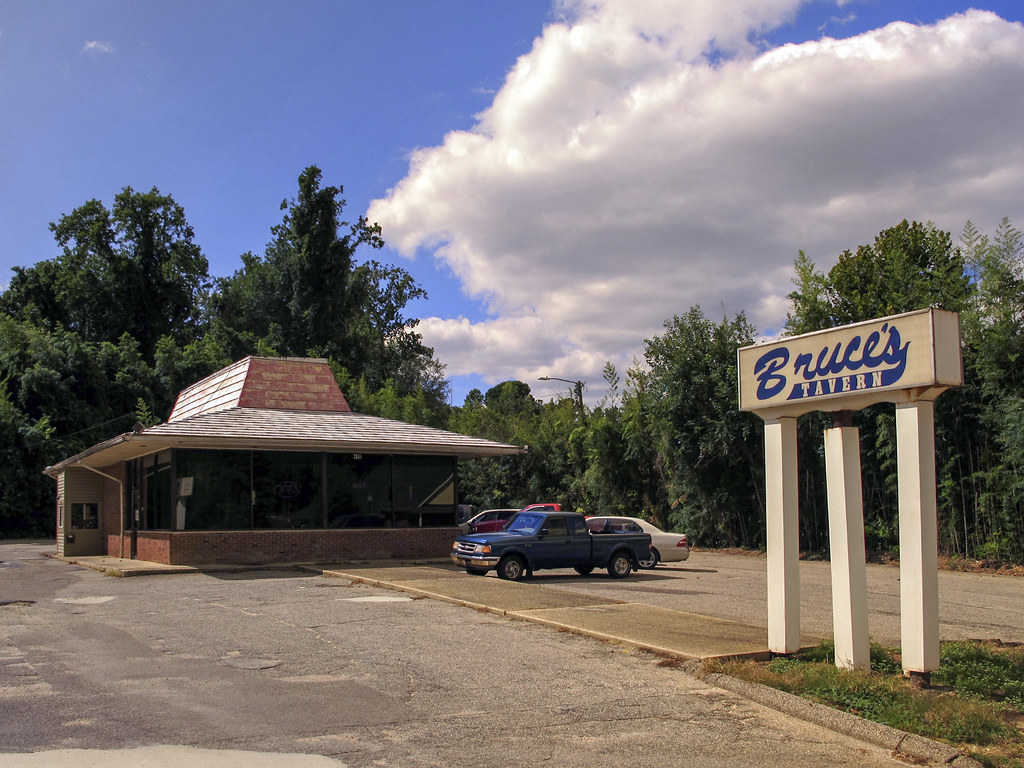 Bruce's Tavern, Southern Pines, NC 410 W Pennsylvania Ave.… Flickr