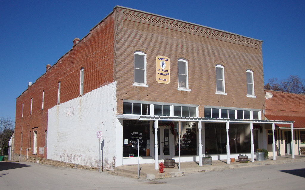 Public Library (Saint Jo, Texas) Saint Jo is a small commu… Flickr