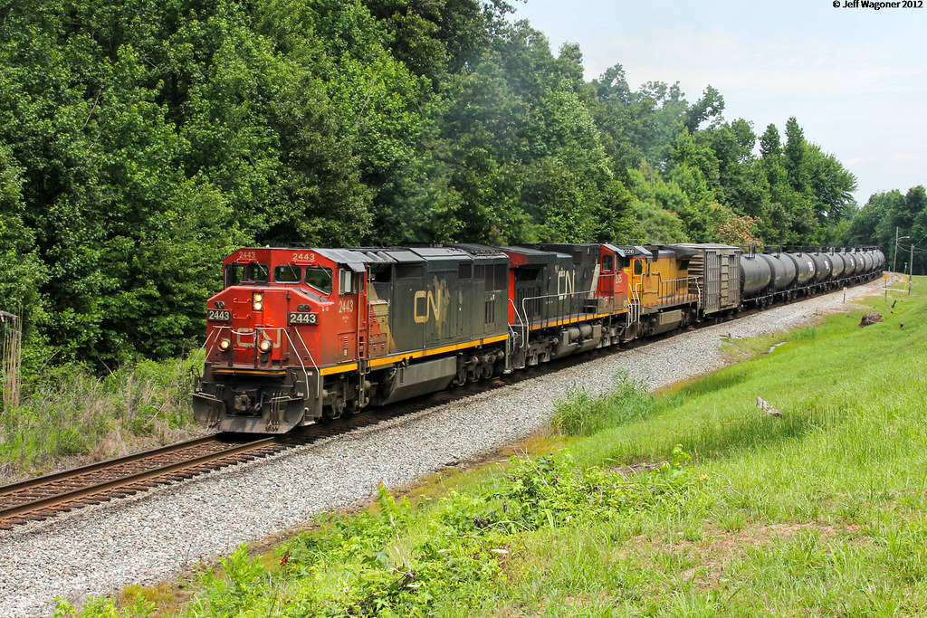 CSX K445, Mortons Gap,KY 6/4/2012 CN power leads this sout… Flickr