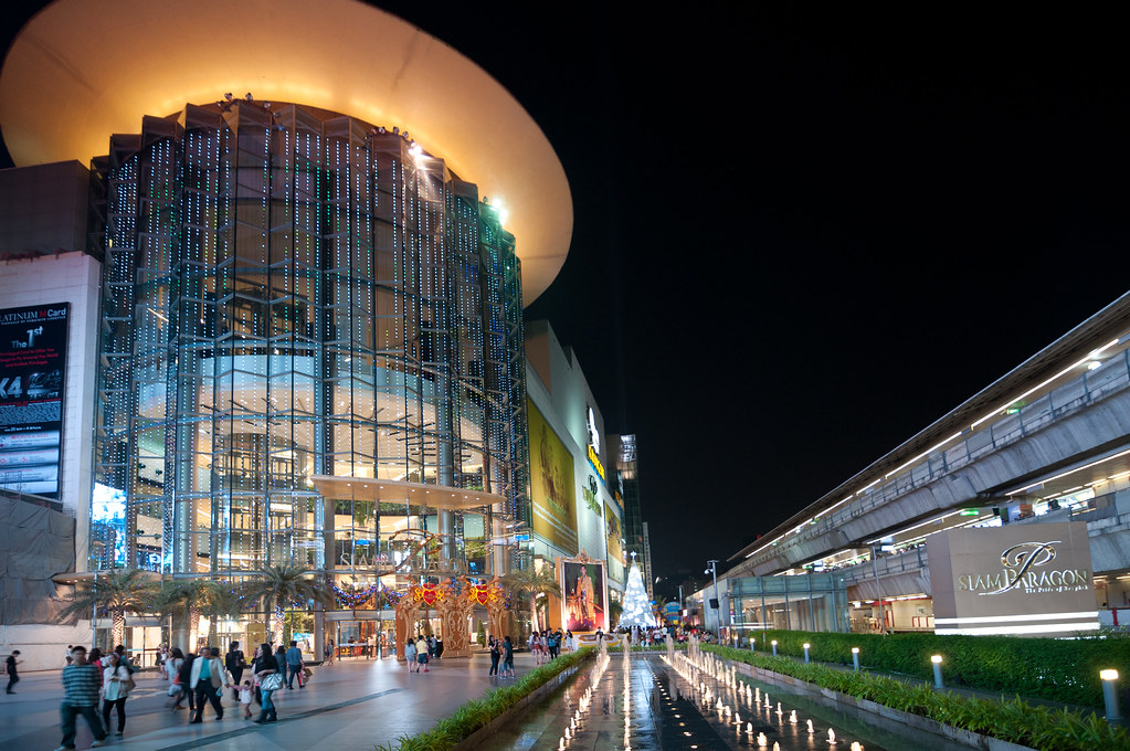 Siam Paragon The Siam Paragon shopping center in Bangkok i… Flickr