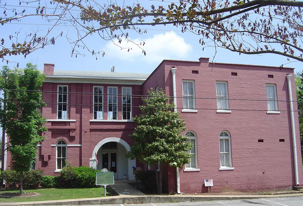 old Tishomingo County Courthouse Iuka MS nrhp Kevin Stewart Flickr