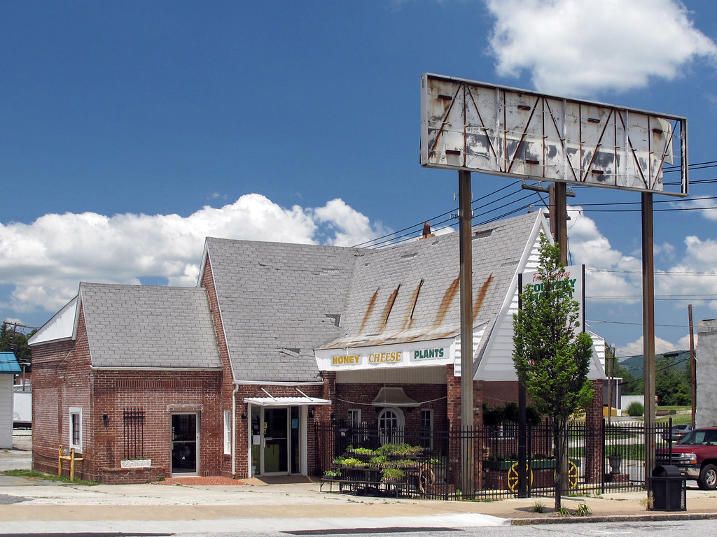 Four Seasons Country Market, Hendersonville, NC 337 7th Av… Dean