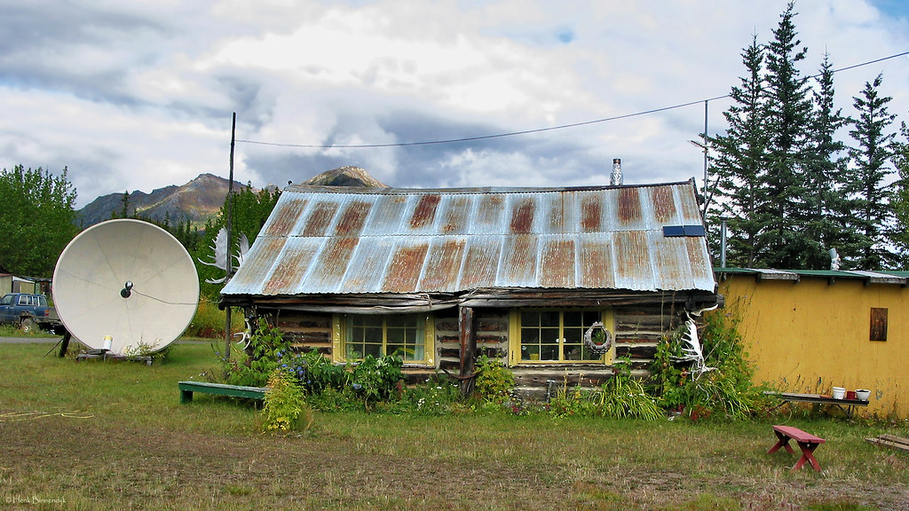 Alaska, Wiseman cabin Log cabin in Wiseman, Alaska, USA. Flickr