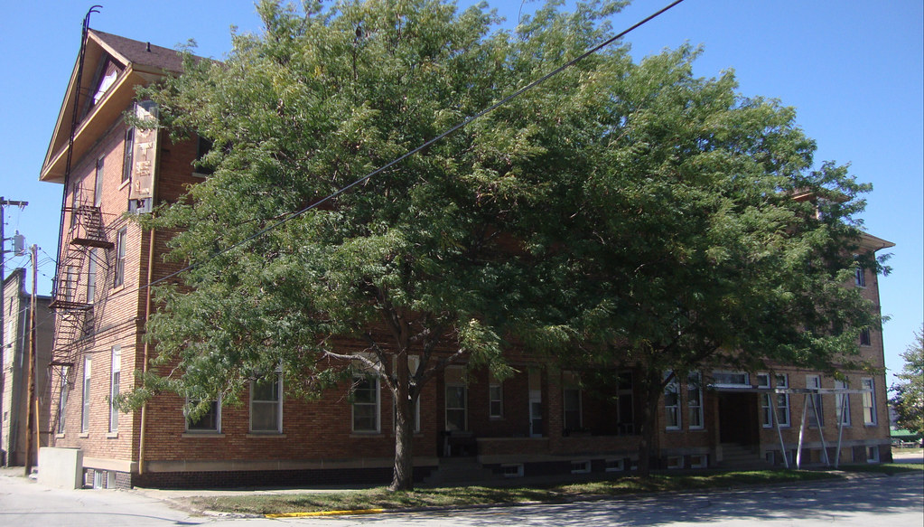 Old Hotel (Sac City, Iowa) Located across the street from … Flickr