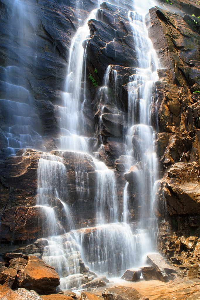 Hickory Nut Falls, North Carolina Hickory Rock Falls in th… Flickr