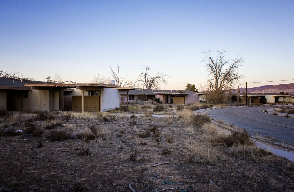 Abandoned Air Force Base (California) Located in Californi… Flickr