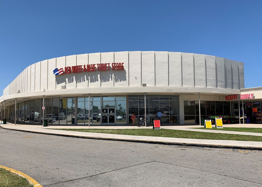 Former Midcentury JC Penney Store This was the first shopp… Flickr