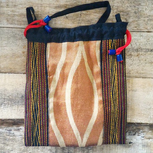 Ini tas kerajinan dari Toraja. Biasa disebut "SEPU" khas … Flickr