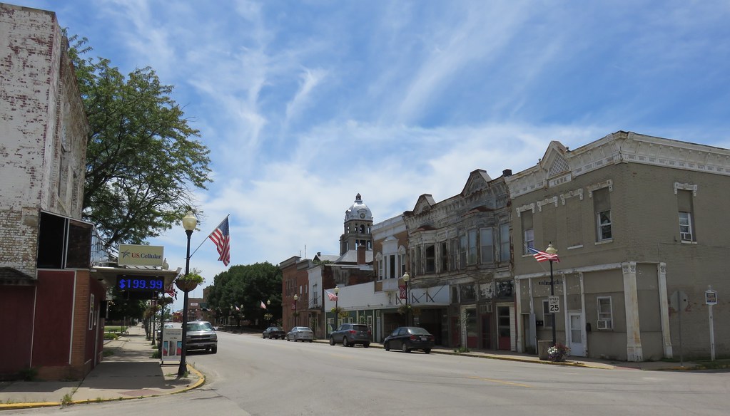 Downtown Lewistown, Illinois Lewistown, Illinois is locate… Flickr
