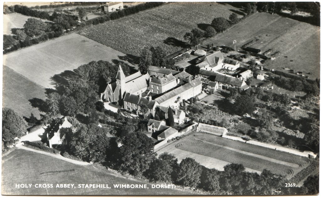 Holy Cross Abbey, 276 Wimborne Road West, Stapehill, Wimbo… Flickr