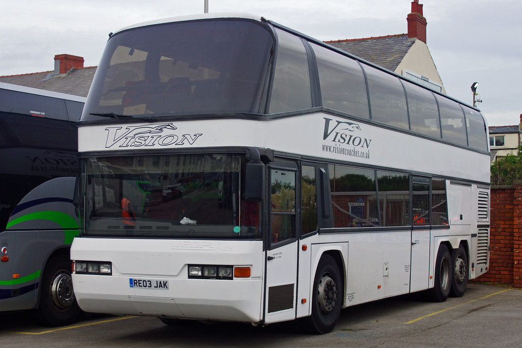 Huyton Mini Coaches, Widnes (CH) RE03 JAK (AA03 CLA) Flickr