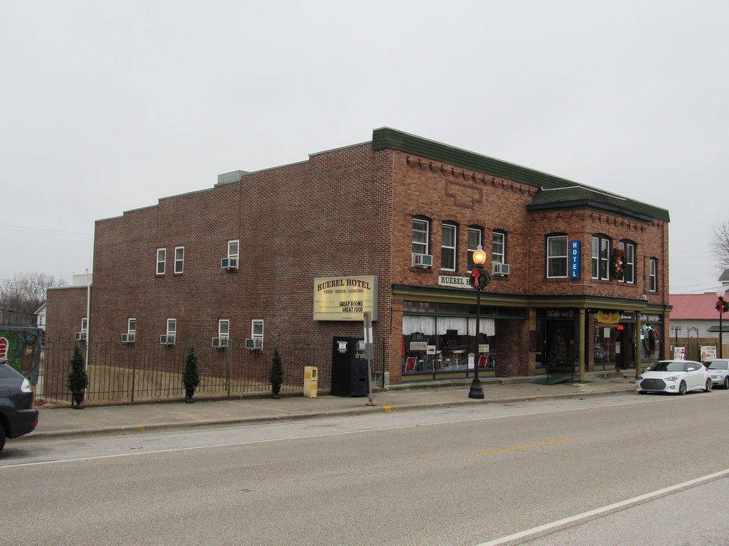 Grafton, Illinois The Ruebel Hotel and Restaurant, taken o… Flickr
