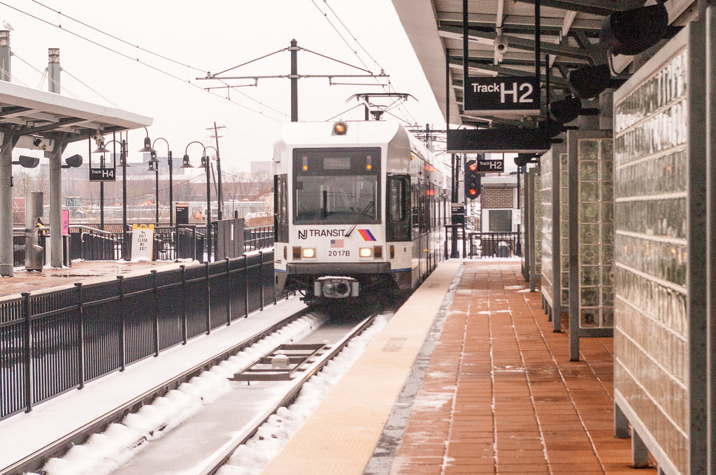 20161217_IGP8351 Light Rail, Hoboken Terminal, 17